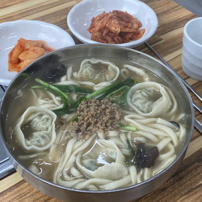 두리칼국수 이미지