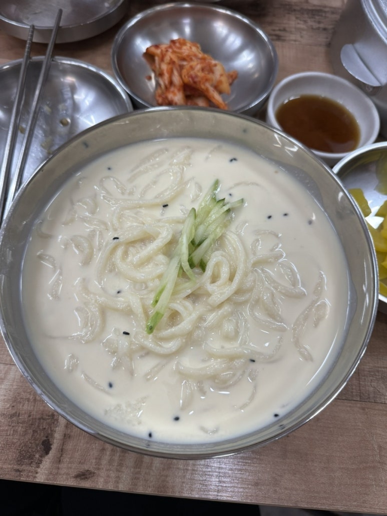 순봉홍두깨손칼국수 이미지
