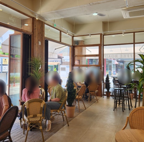 커피로드뷰 광주동명점 이미지