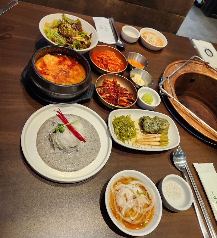 육탐미 이미지