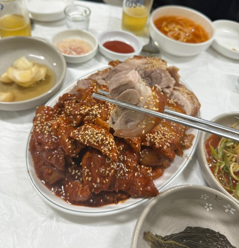 일진왕족발 이미지