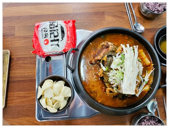 새벽감자탕 당곡역점 이미지