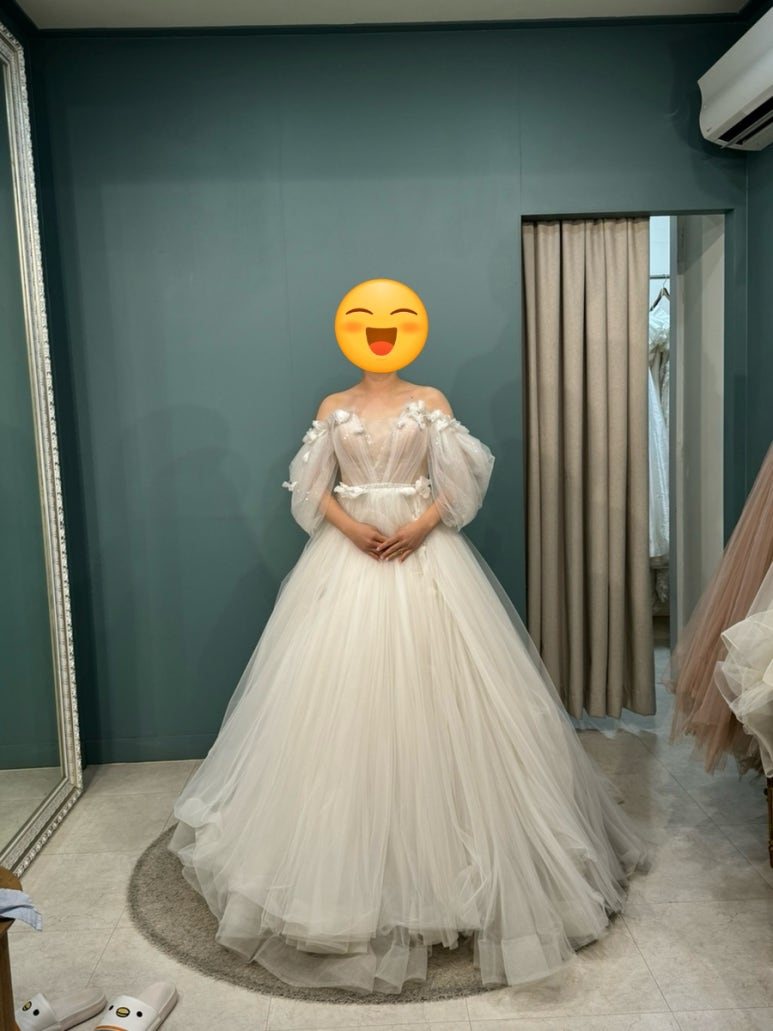 피팅룸에서 입은 모습
