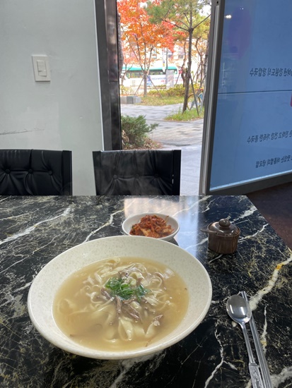 옛날들깨칼국수 이미지