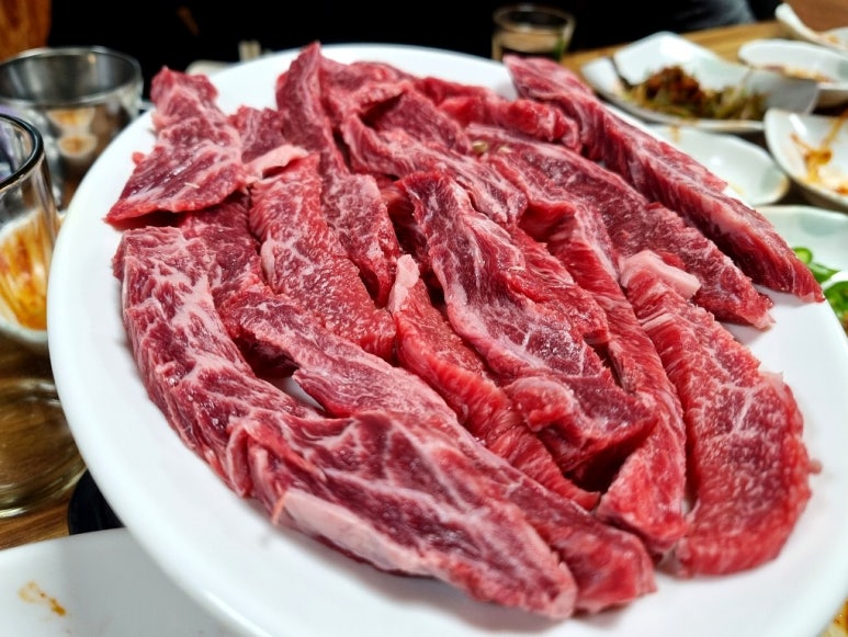 장미한우촌 이미지