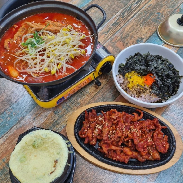 꼬꼬불닭발 이미지