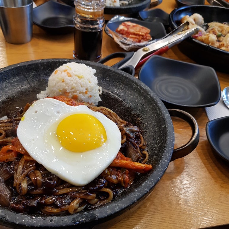 반곡 돌위에 짜장 이미지