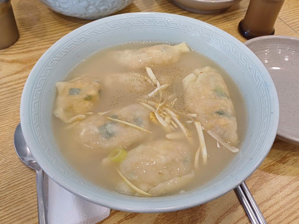 이모네손만두 이미지