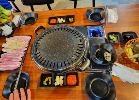꽃돈숯불갈비 이미지