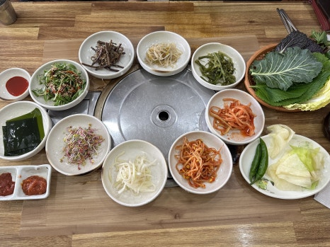 풀잎보리쌈밥생고기 이미지