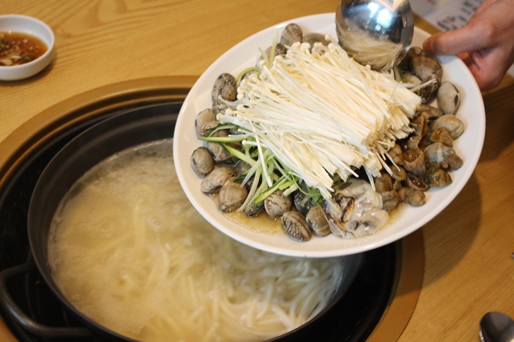 탄탄칼국수 이미지