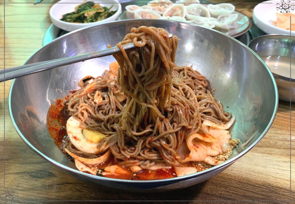 팔송황기더덕막국수 이미지