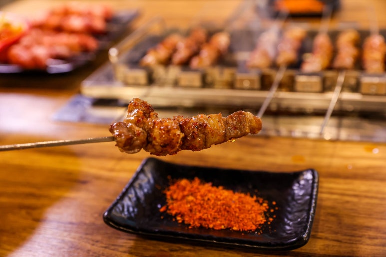 칭따오숯불양꼬치 이미지