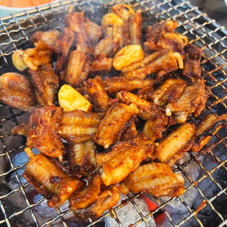 황소숯불꼼장어구이 이미지
