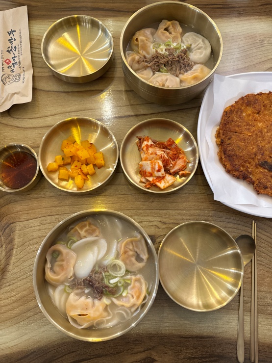 엄마손만두국 이미지