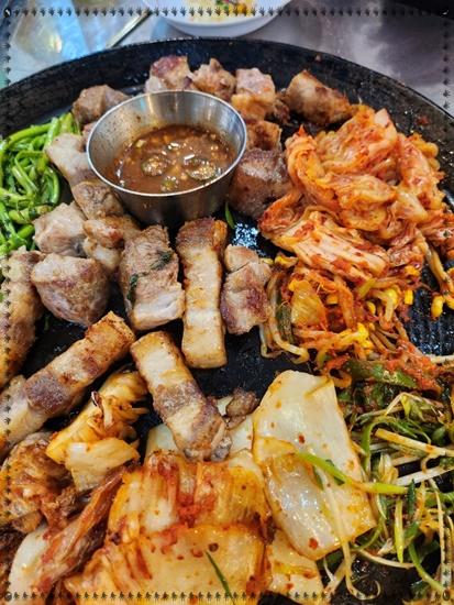 솥뚜껑 이미지