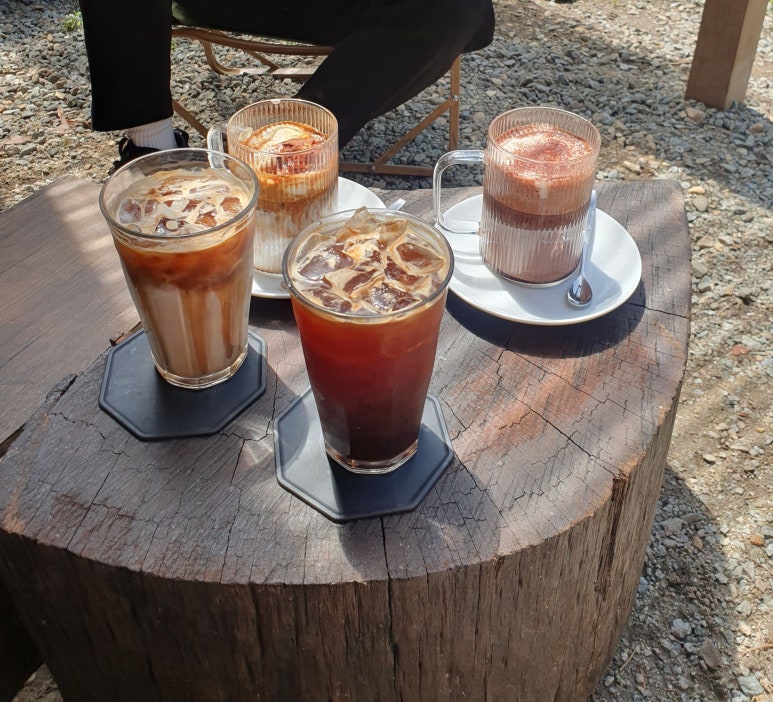 스프링폴카페 이미지