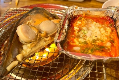 욱이네불타는조개구이 이미지