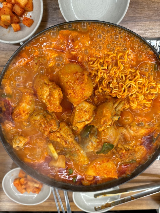 풍년닭도리탕 신촌직영점 이미지