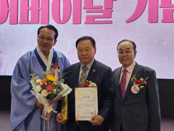 김*윤 이미지