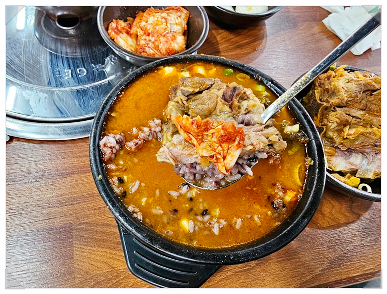 새벽감자탕 당곡역점 이미지