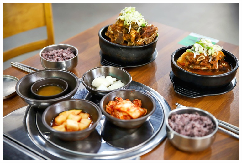새벽감자탕 당곡역점 이미지