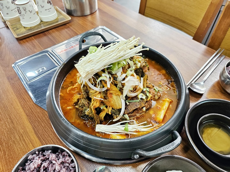 새벽감자탕 당곡역점 이미지