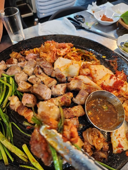할매솥뚜껑삼겹살 이미지