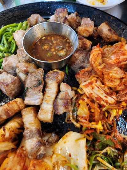 할매솥뚜껑삼겹살 이미지