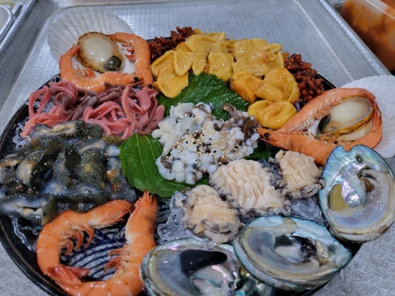 광안대교집씨푸드코스전문광안리독도꽃새우;대게회 이미지