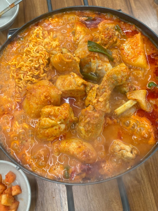 풍년닭도리탕 신촌직영점 이미지