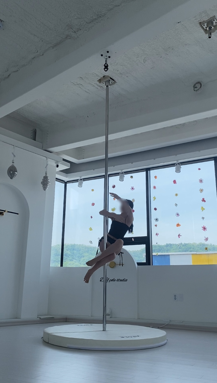 디와이폴댄스스튜디오 이미지
