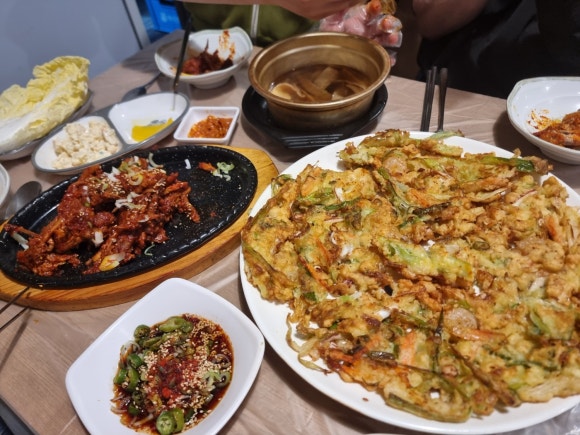뚱닭발 이미지