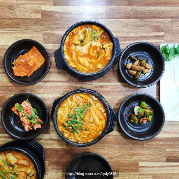 어탕맛칼국수 이미지
