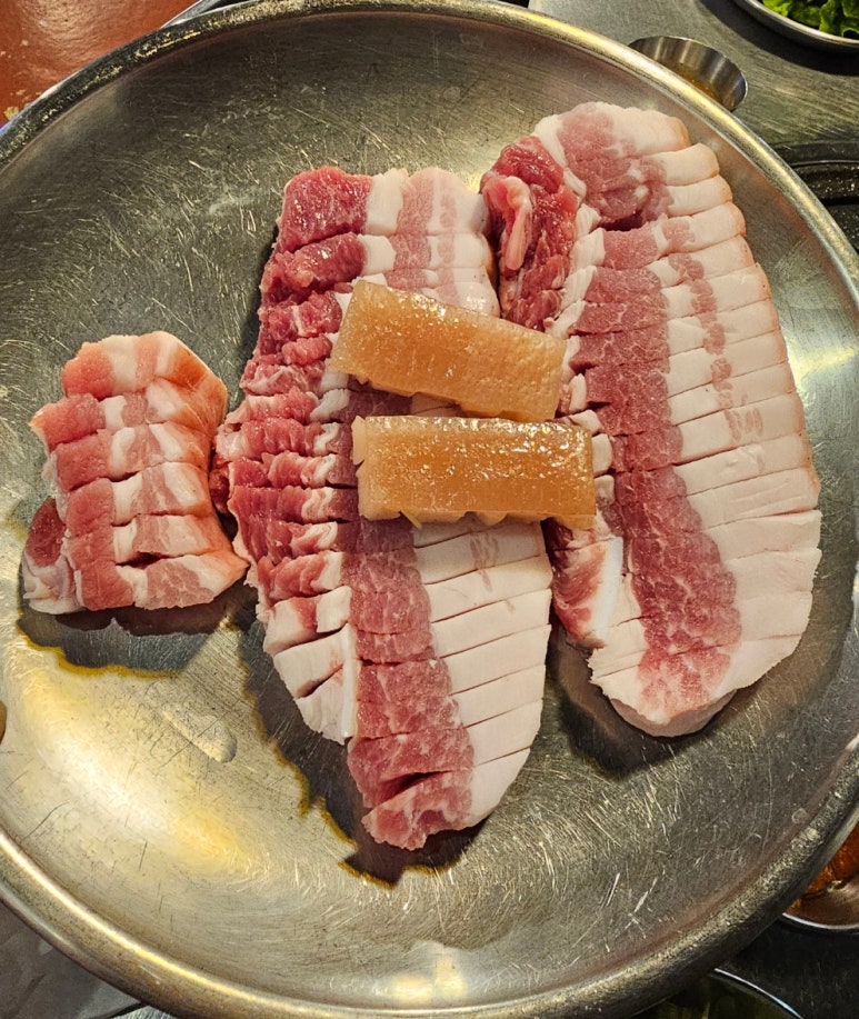 돼지고기껍데기구이구이 이미지
