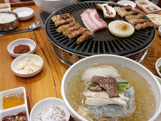 돌쇠네식육식당 이미지