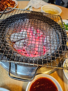 황소숯불꼼장어 이미지