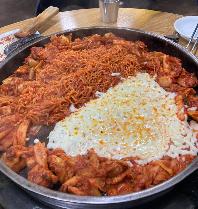 5.5닭갈비북항점 이미지