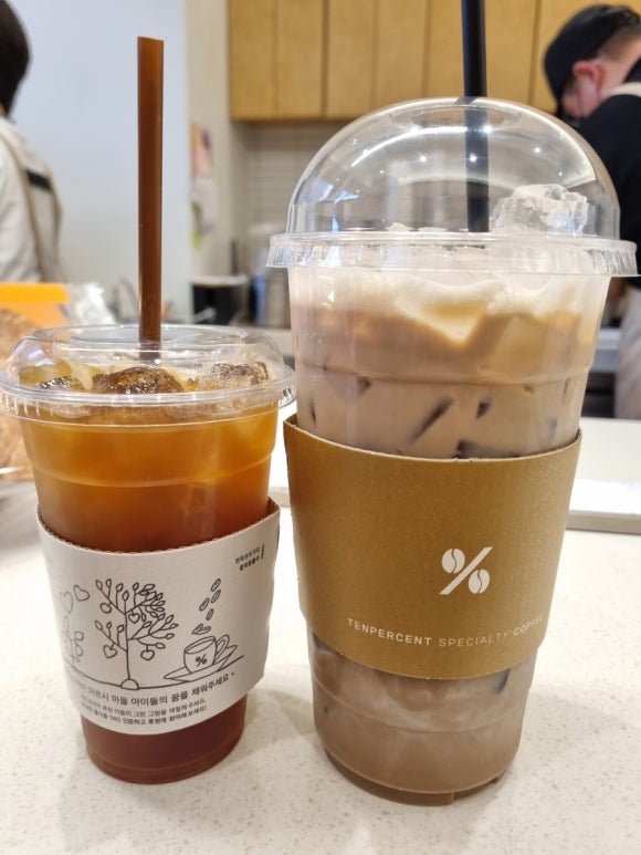 아제돼지국밥팔용점 이미지