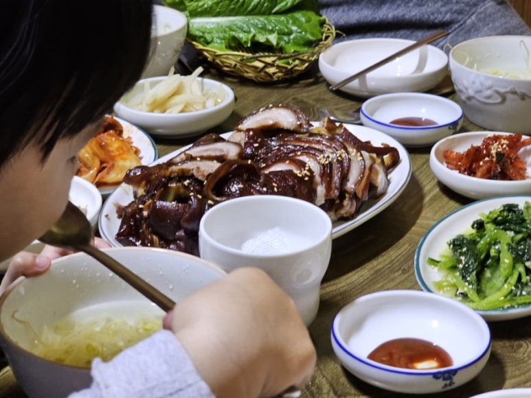 상무한방왕족발 이미지