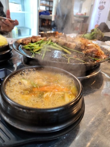 할매솥뚜껑삼겹살 이미지