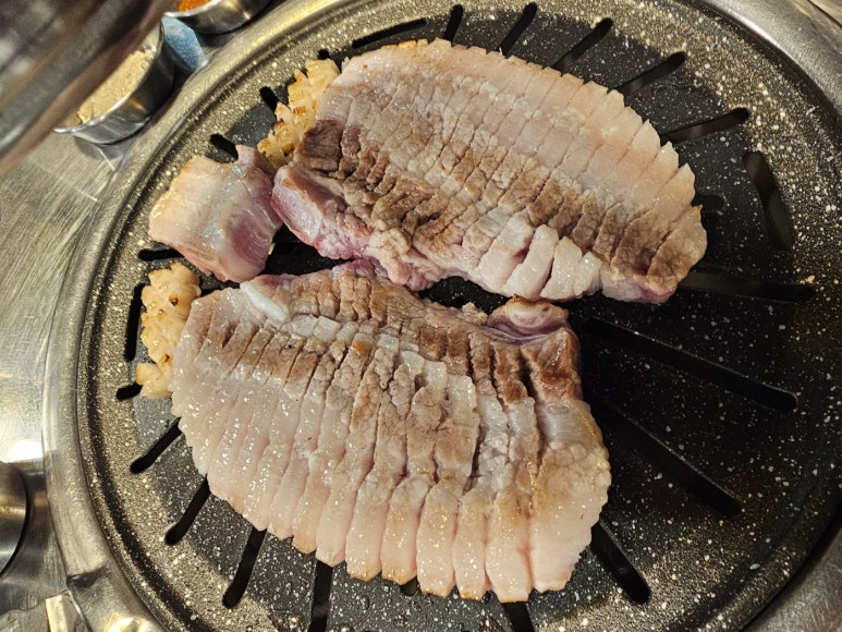 돼지고기껍데기구이구이 이미지