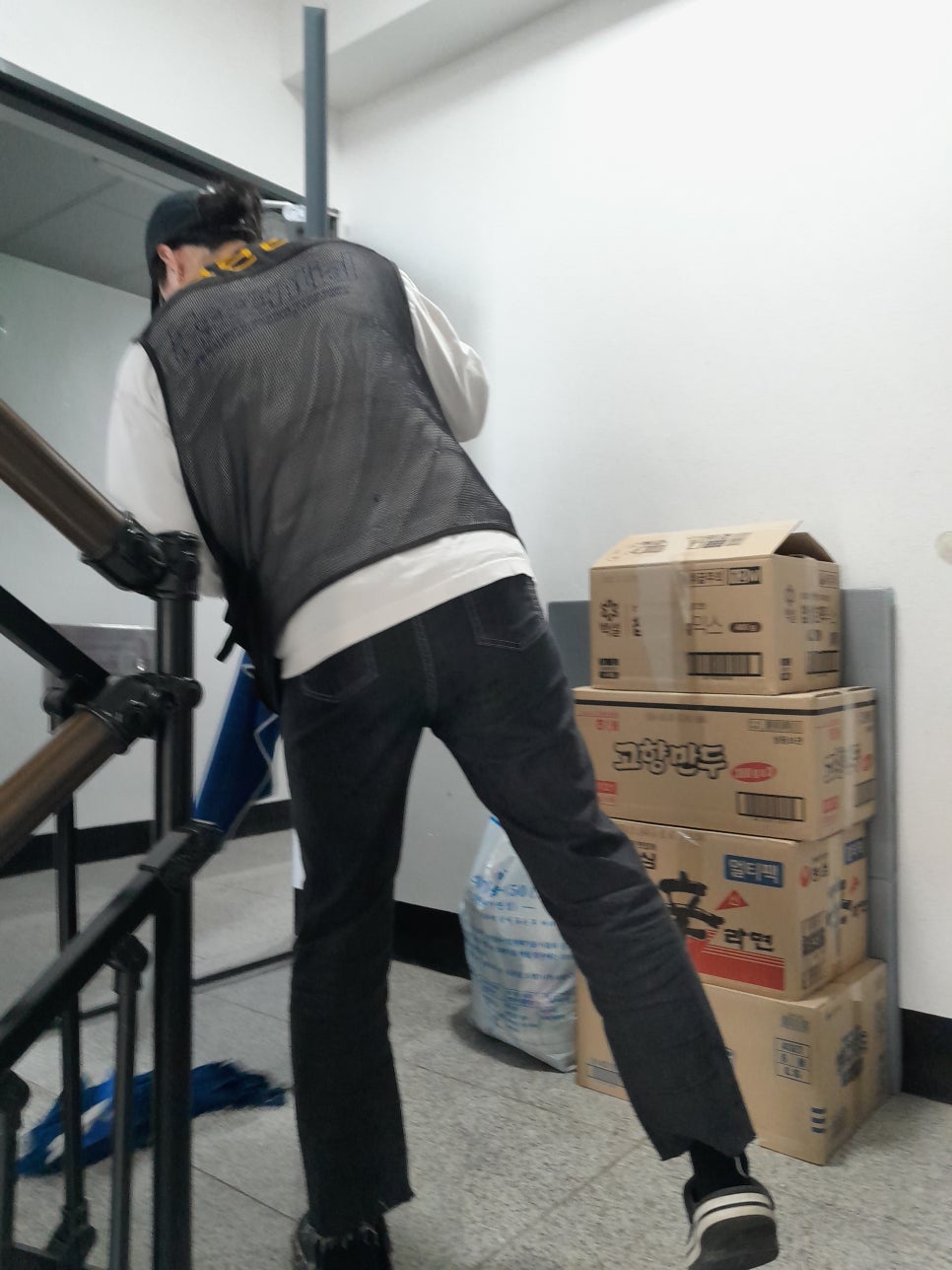늘깨끗계단 이미지