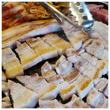정돈솥뚜껑삼겹살 이미지