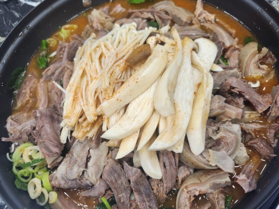 대섬흑염소요리 이미지