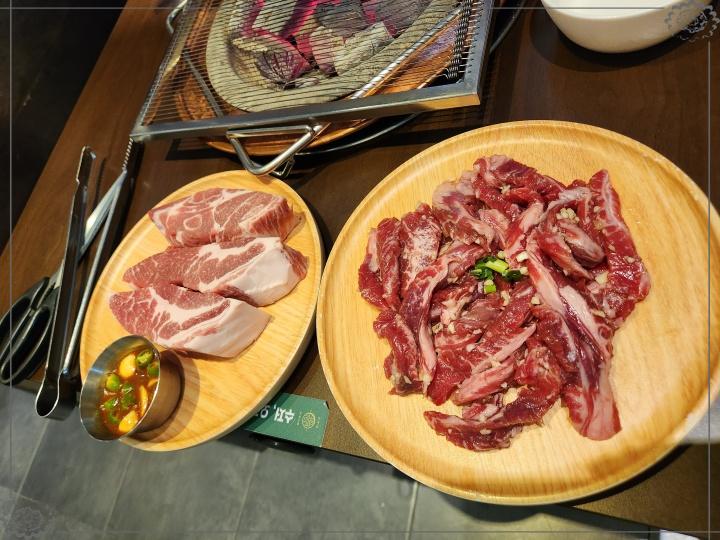 육탐미 이미지