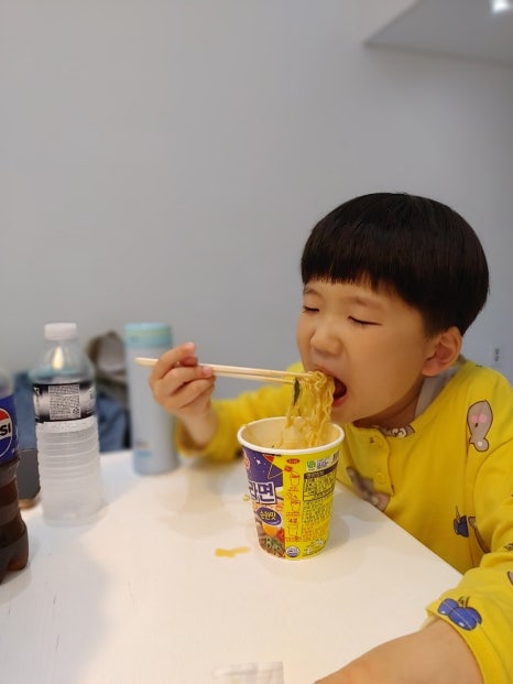 엄마산딸기치킨 이미지