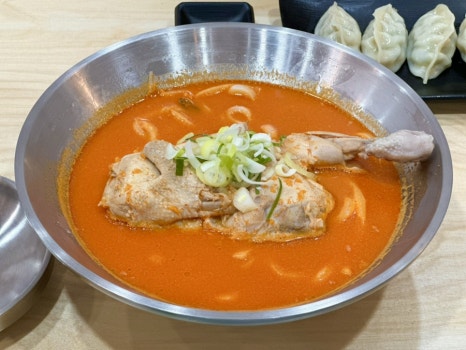 한끼닭칼국수신라대점 이미지