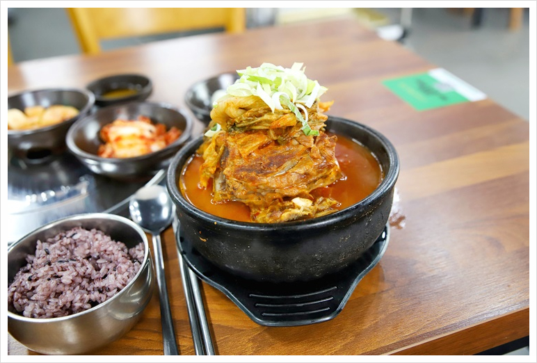 새벽감자탕 당곡역점 이미지