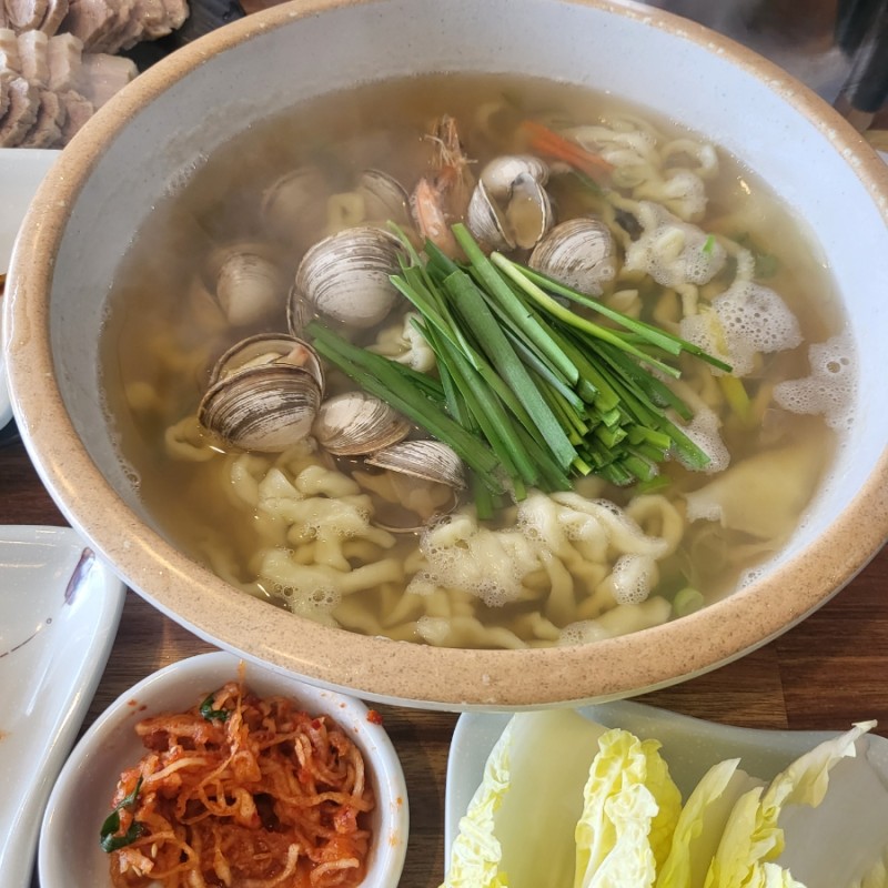 어머나칼국수 이미지